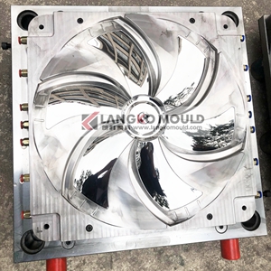 The good balance for the blade fan mold