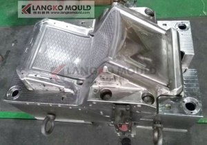 gas-assisted chair mould 01